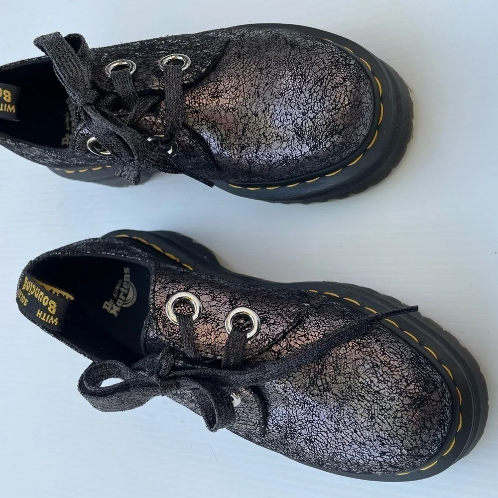Dr. Martens Holly Platform Shoe Oxford In Pewter Metallic
